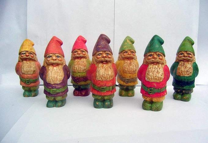 Deko-Zwerge 7-farbig sort. bunt, klein 13cm